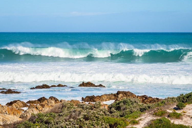 photo of waves during daytime